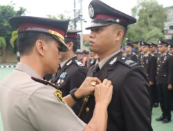 Kapolresta Banyuwangi Pimpin Upacara Penganugerahan Satyalancana Pengabdian