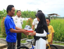 Lapas Kelas IIA Banyuwangi Salurkan Bantuan Sepeda dan Perlengkapan Sekolah untuk Keluarga Warga Binaan