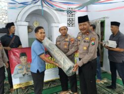 Polresta Banyuwangi Salurkan Karpet Sajadah dan Alquran ke Musala Al Furqon