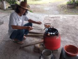 Nostalgia Dapur Lawas,Rudi Suharto Pertahankan masak pakai tungku kayu bakar